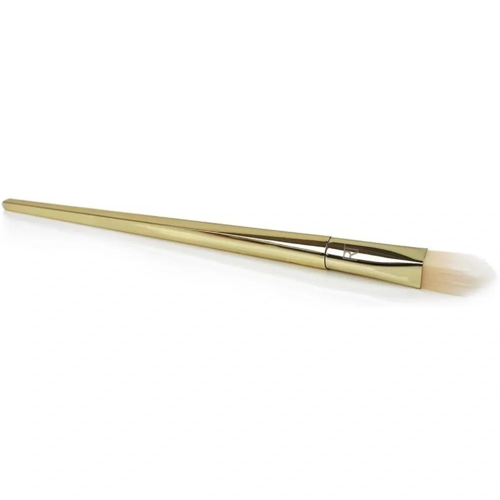 Real Techniques Bold Metals Collection 102 Triangle Concealer Brush